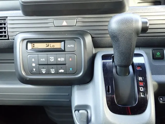 N-VAN(ホンダ)の車両写真