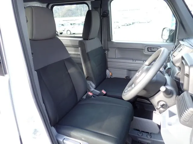 N-VAN(ホンダ)の車両写真