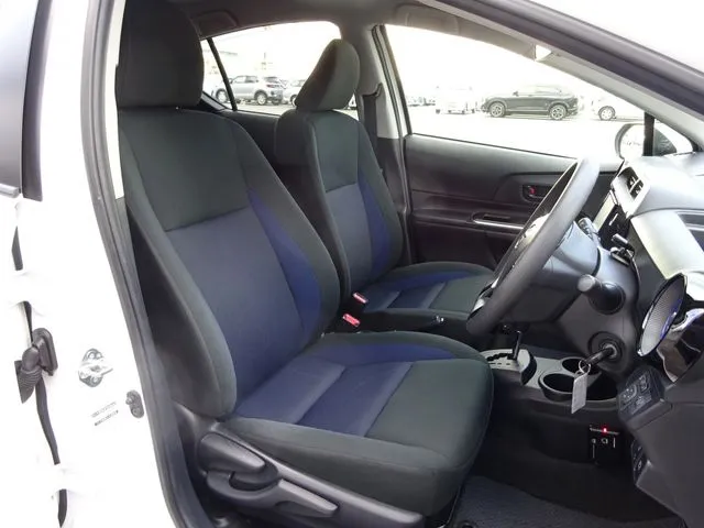 アクア(トヨタ)の車両写真