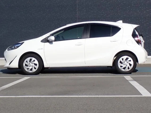 アクア(トヨタ)の車両写真