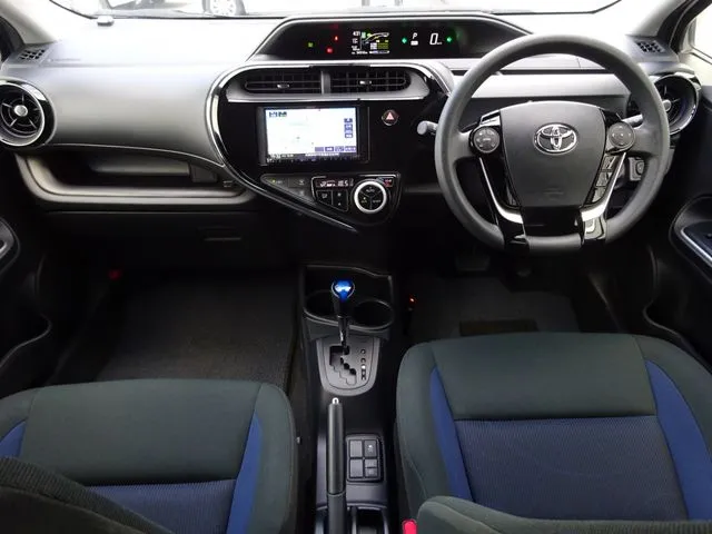 アクア(トヨタ)の車両写真