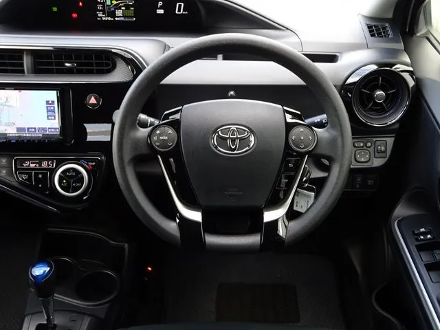 アクア(トヨタ)の車両写真