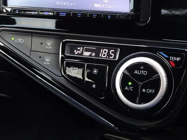 アクア(トヨタ)の車両写真