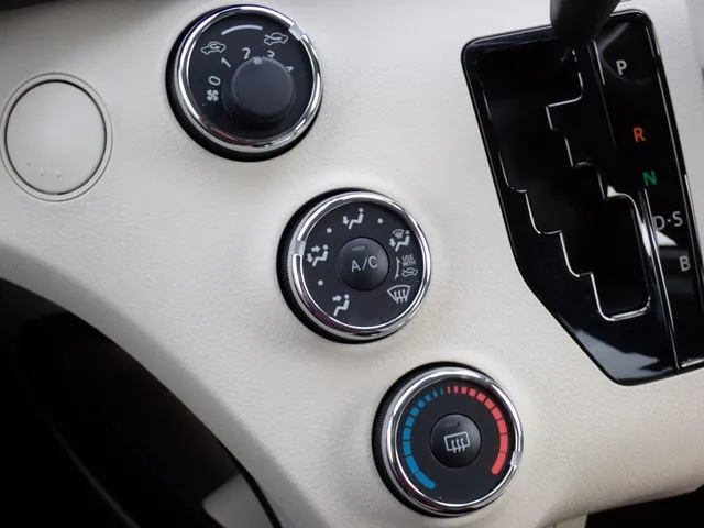 シエンタ（トヨタ）の車両写真