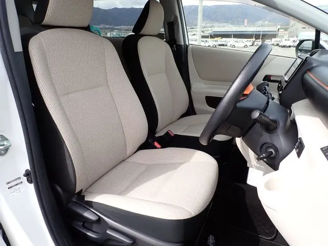 シエンタ（トヨタ）の車両写真