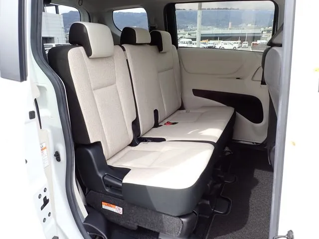 シエンタ（トヨタ）の車両写真