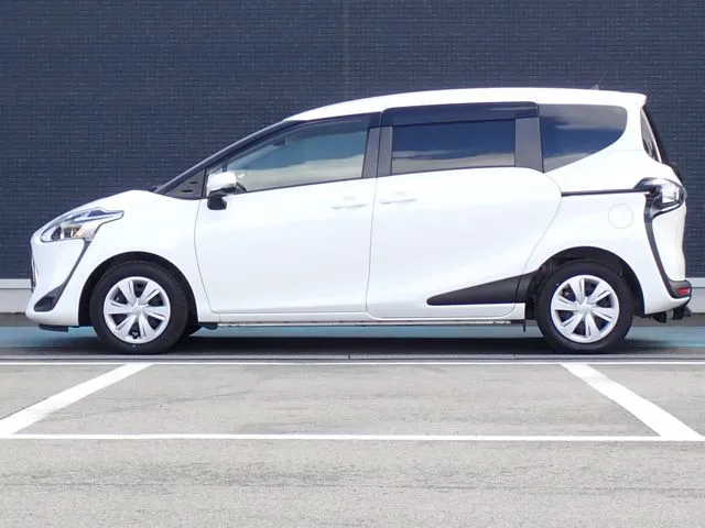 シエンタ（トヨタ）の車両写真