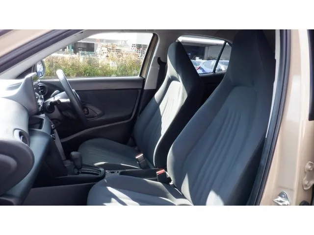 ヤリスクロス　ハイブリッド（トヨタ）の車両写真