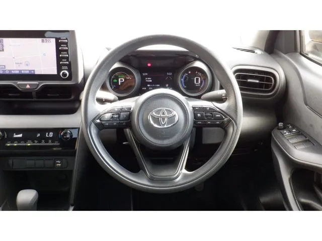 ヤリスクロス　ハイブリッド（トヨタ）の車両写真