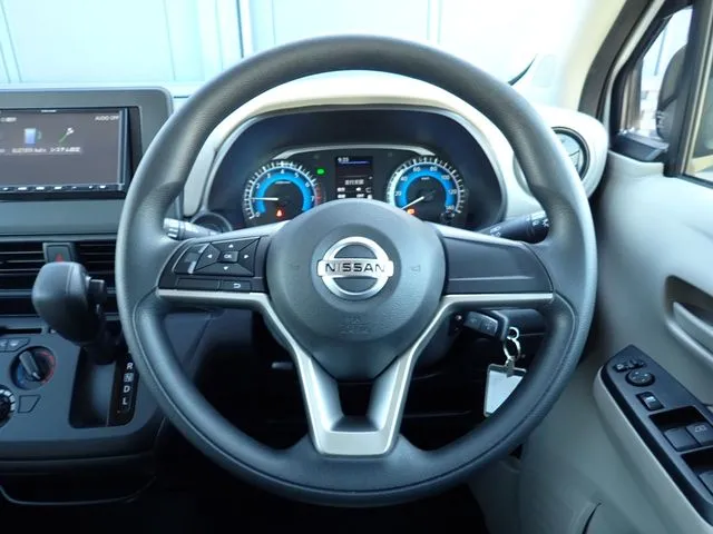 デイズ（ニッサン）の車両写真