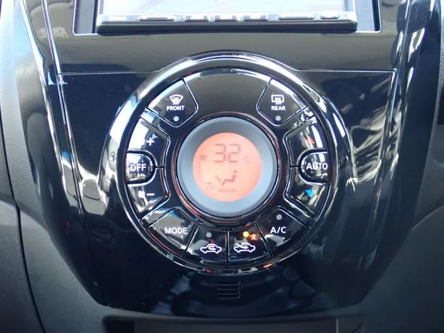 ノート(ニッサン)の車両写真