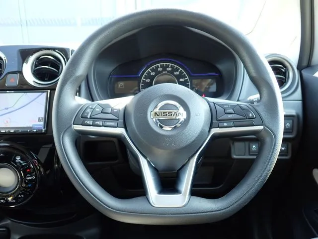 ノート(ニッサン)の車両写真