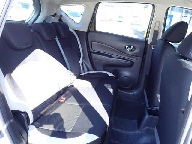 ノート(ニッサン)の車両写真