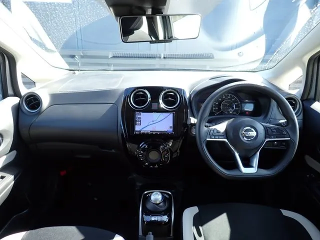 ノート(ニッサン)の車両写真