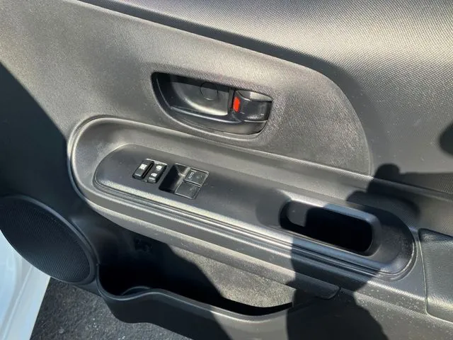 アクア(トヨタ)の車両写真