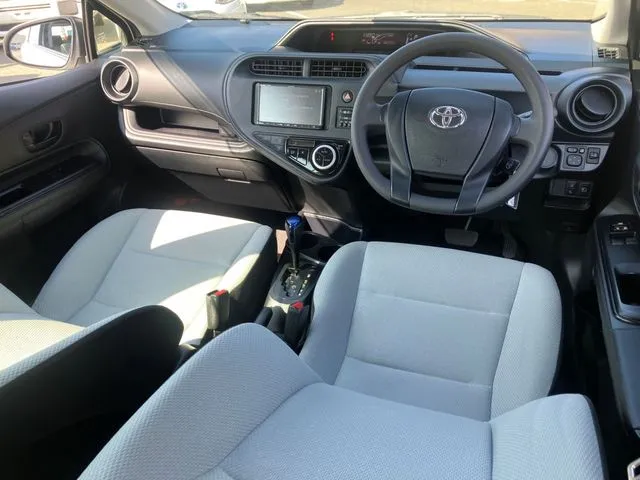 アクア(トヨタ)の車両写真