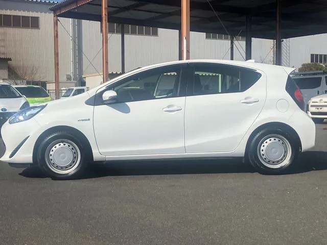 アクア(トヨタ)の車両写真