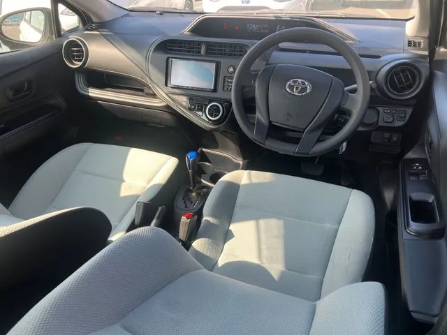 アクア(トヨタ)の車両写真