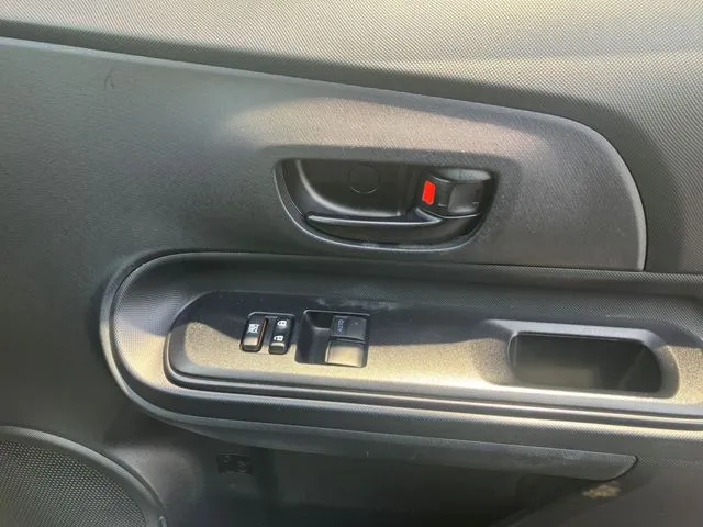 アクア(トヨタ)の車両写真