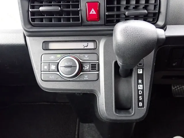 タント（ダイハツ）の車両写真