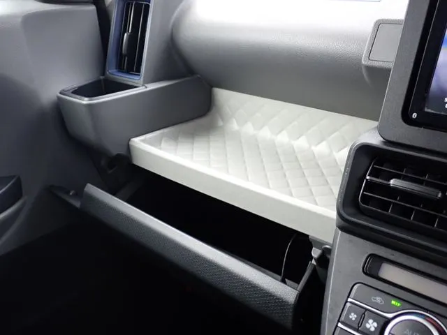 タント（ダイハツ）の車両写真