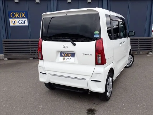 タント（ダイハツ）の車両写真
