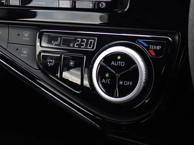 アクア(トヨタ)の車両写真