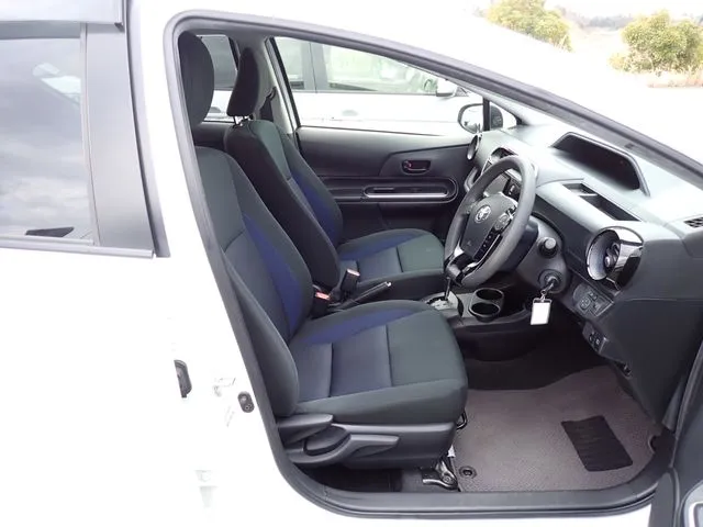 アクア(トヨタ)の車両写真