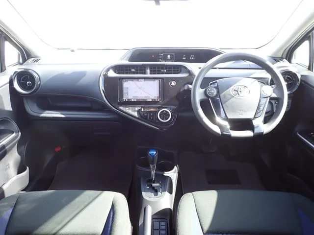 アクア(トヨタ)の車両写真