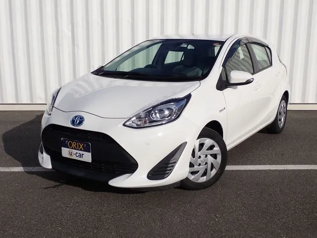 アクア（トヨタ）の車両写真