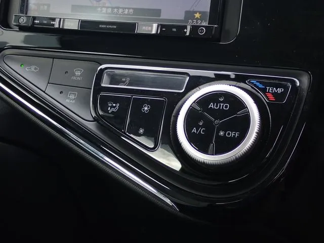 アクア（トヨタ）の車両写真