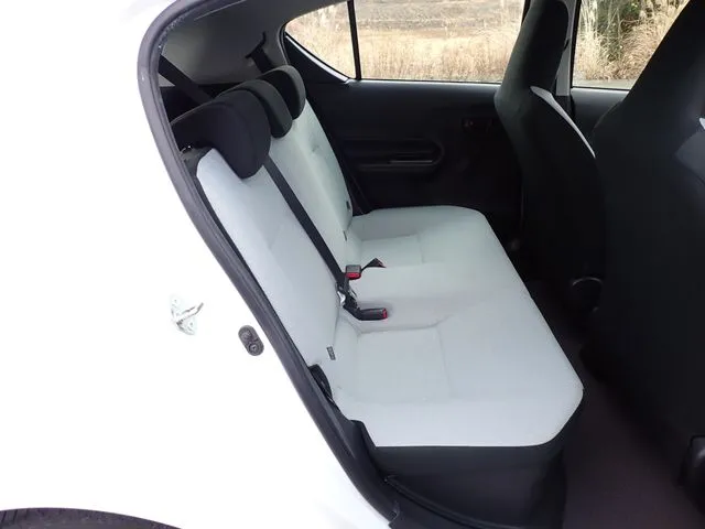 アクア（トヨタ）の車両写真