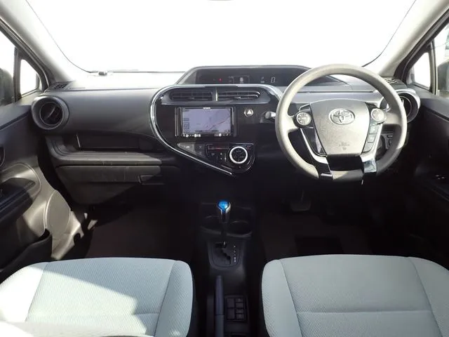 アクア（トヨタ）の車両写真