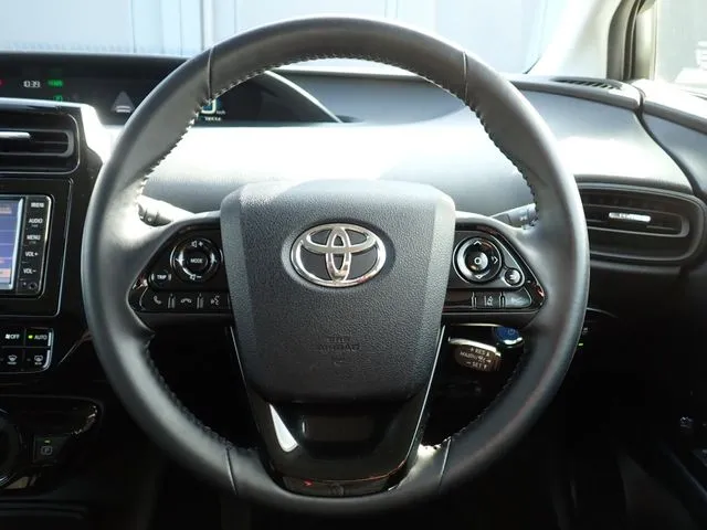 プリウス(トヨタ)の車両写真