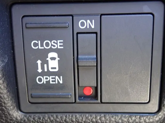 Ｎ　ＢＯＸ　カスタム（ホンダ）の車両写真