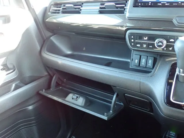 Ｎ　ＢＯＸ　カスタム（ホンダ）の車両写真