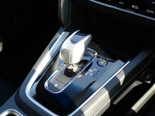 シャトル　ハイブリッド（ホンダ）の車両写真