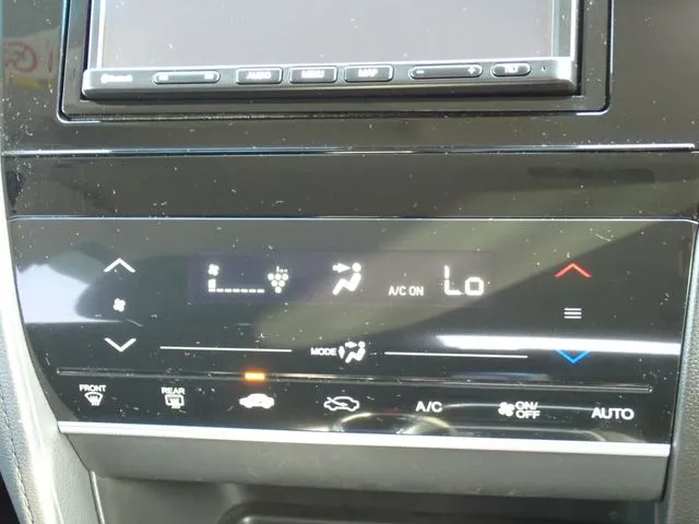 シャトル　ハイブリッド（ホンダ）の車両写真