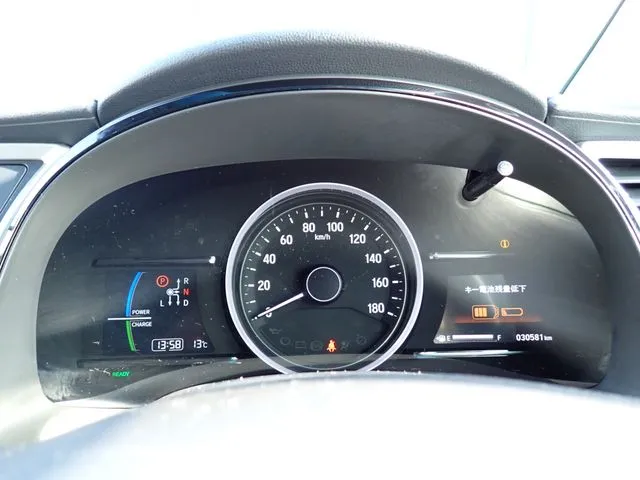 シャトル　ハイブリッド（ホンダ）の車両写真