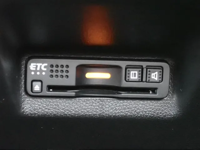 シャトル　ハイブリッド（ホンダ）の車両写真