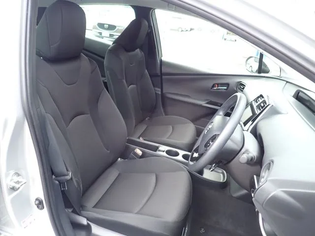 プリウス(トヨタ)の車両写真