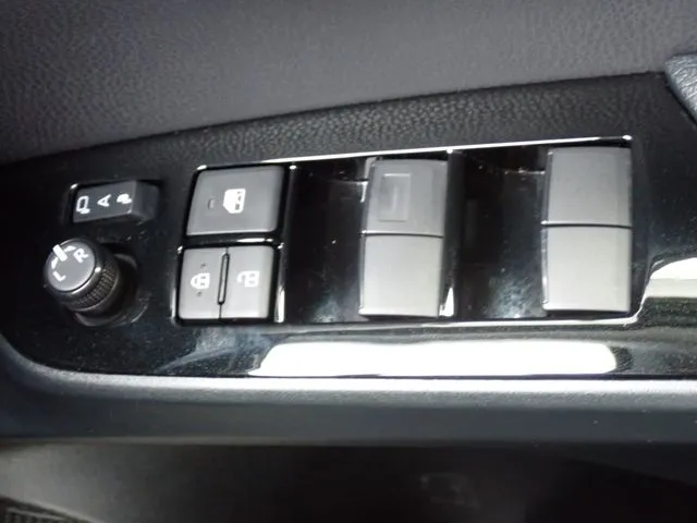 プリウス(トヨタ)の車両写真