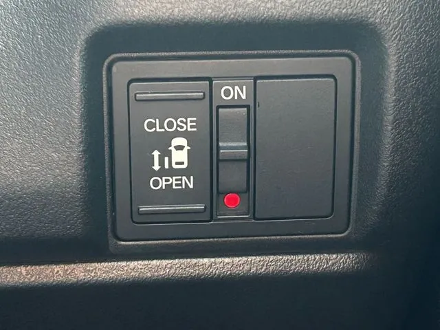 Ｎ　ＢＯＸ　カスタム（ホンダ）の車両写真