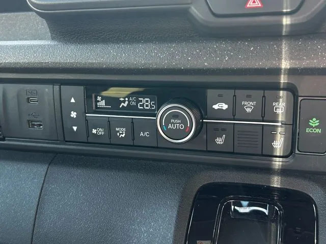 Ｎ　ＢＯＸ　カスタム（ホンダ）の車両写真