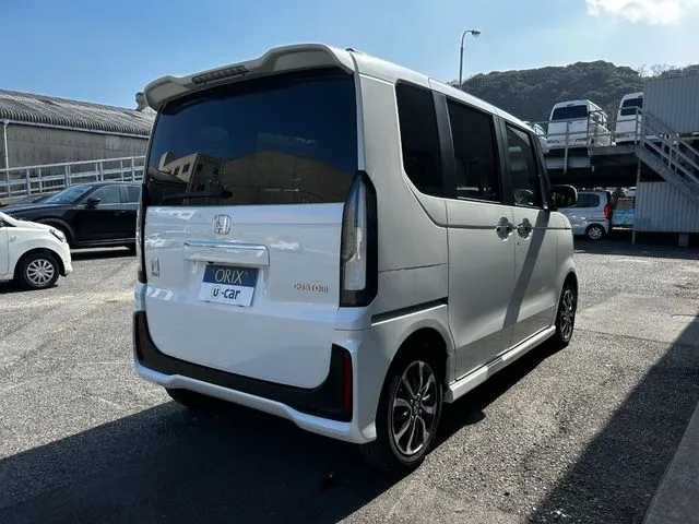 Ｎ　ＢＯＸ　カスタム（ホンダ）の車両写真