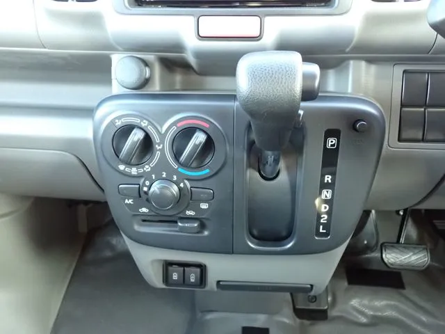 エブリイバン（スズキ）の車両写真