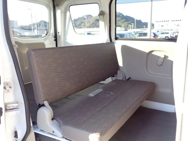 エブリイバン（スズキ）の車両写真