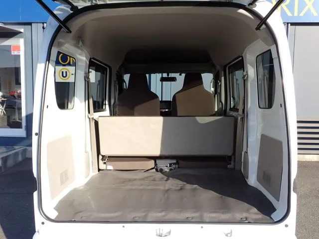 エブリイバン（スズキ）の車両写真