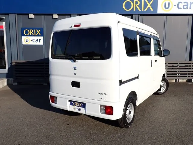 エブリイバン（スズキ）の車両写真