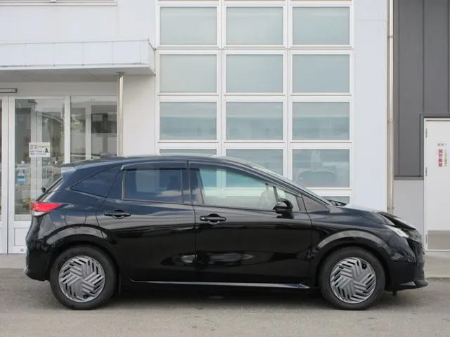 ノート　４ＷＤ（ニッサン）の車両写真